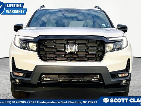 Used 2023 Honda Passport Elite image 2