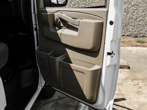 Used 2022 GMC Savana 2500 w/ Driver Convenience Package RWD image 40