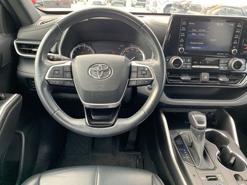 Used 2022 Toyota Highlander XSE image 16