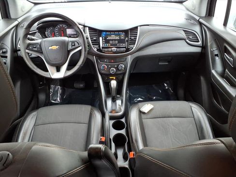 Used 2018 Chevrolet Trax LT w/ LT Convenience Package image 7