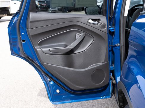 Used 2017 Ford Escape SE w/ Equipment Group 201A image 12