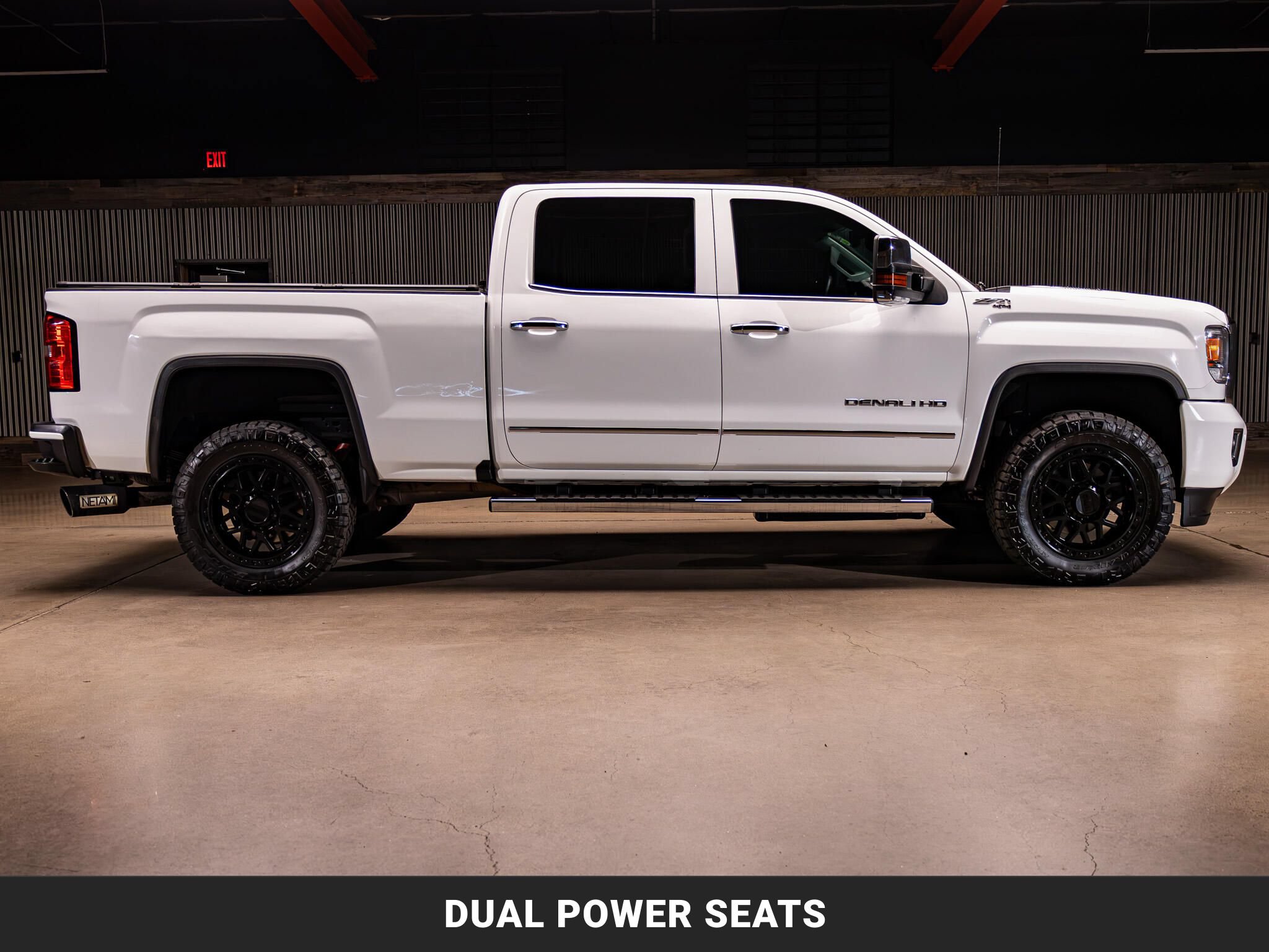 Used 2016 GMC Sierra 2500 Denali w/ Duramax Plus Package AWD/4WD image 10