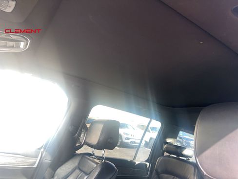 Used 2022 Jeep Wagoneer Series III w/ Premium Group I image 12