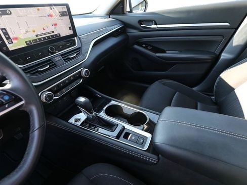 Used 2023 Nissan Altima 2.5 SV w/ SV Premium Package FWD image 20