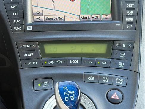 Used 2011 Toyota Prius Three w/ Navigation Pkg FWD image 18