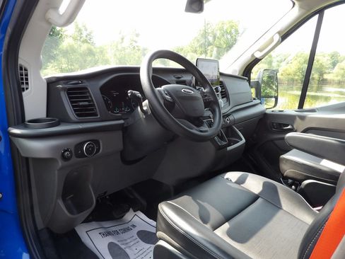 Used 2020 Ford Transit 250 Medium Roof RWD image 7