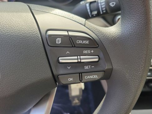 Used 2020 Hyundai Elantra SE FWD image 23