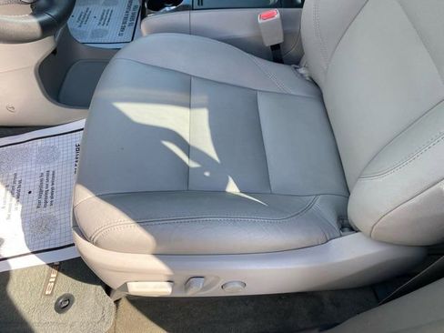 Used 2017 Toyota Sienna XLE image 11