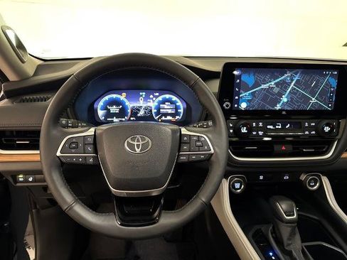 Used 2026 Toyota Grand Highlander FWD image 5