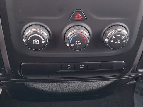 Used 2024 RAM 1500 Classic SLT AWD/4WD image 20