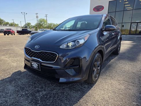Used 2022 Kia Sportage LX w/ LX FWD Value Edition Package image 3