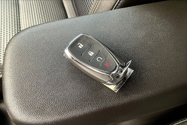 Used 2025 Chevrolet Trax LT w/ Driver Confidence Package FWD image 33