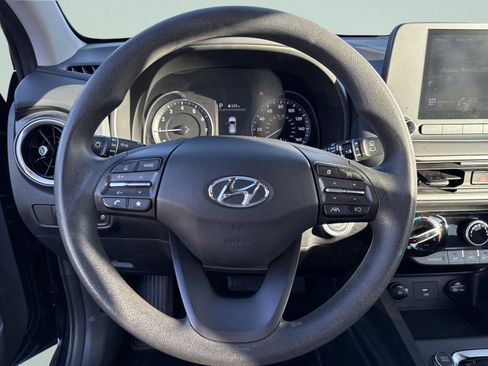 Used 2023 Hyundai Kona SEL w/ Winter Weather Package AWD/4WD image 9