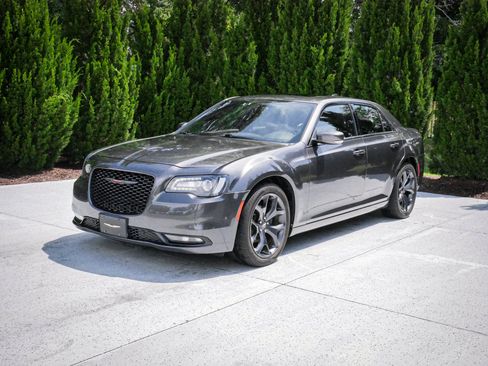 Used 2021 Chrysler 300 S RWD image 5