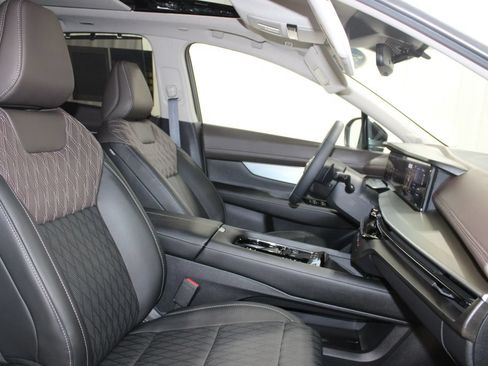 Used 2025 Nissan Murano Platinum w/ Cargo Package AWD/4WD image 39
