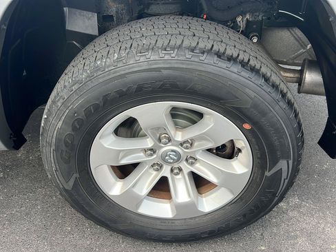 Used 2021 RAM 1500 Laramie AWD/4WD image 38