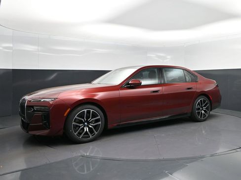 Certified 2025 BMW 740i 740i image 3