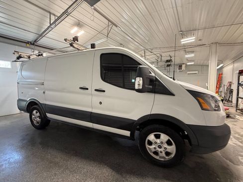 Used 2019 Ford Transit 250 130 Low Roof image 5