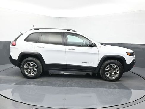 Used 2019 Jeep Cherokee Trailhawk w/ Cold Weather Group image 6