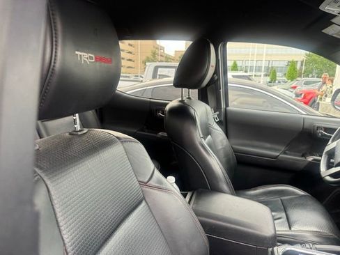 Used 2017 Toyota Tacoma TRD Pro AWD/4WD image 17