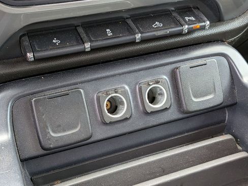 Used 2016 Chevrolet Silverado 1500 LTZ w/ Texas Edition image 31