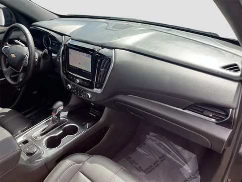 Used 2023 Chevrolet Traverse RS image 32