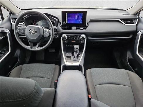 Used 2025 Toyota RAV4 XLE image 18