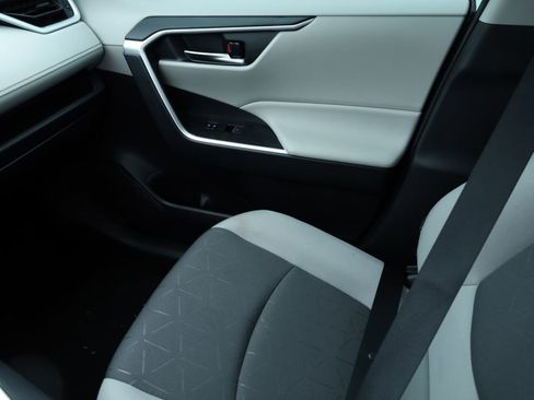 Used 2025 Toyota RAV4 XLE image 10