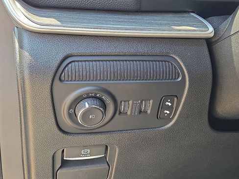 Used 2024 Jeep Wagoneer Series II w/ Flexible Seating Group RWD image 25