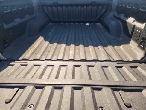 Used 2024 Chevrolet Colorado LT w/ LT Convenience Package II image 21