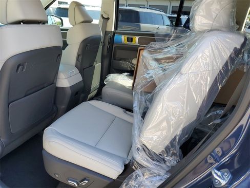 New 2025 Hyundai Santa Fe Calligraphy image 7