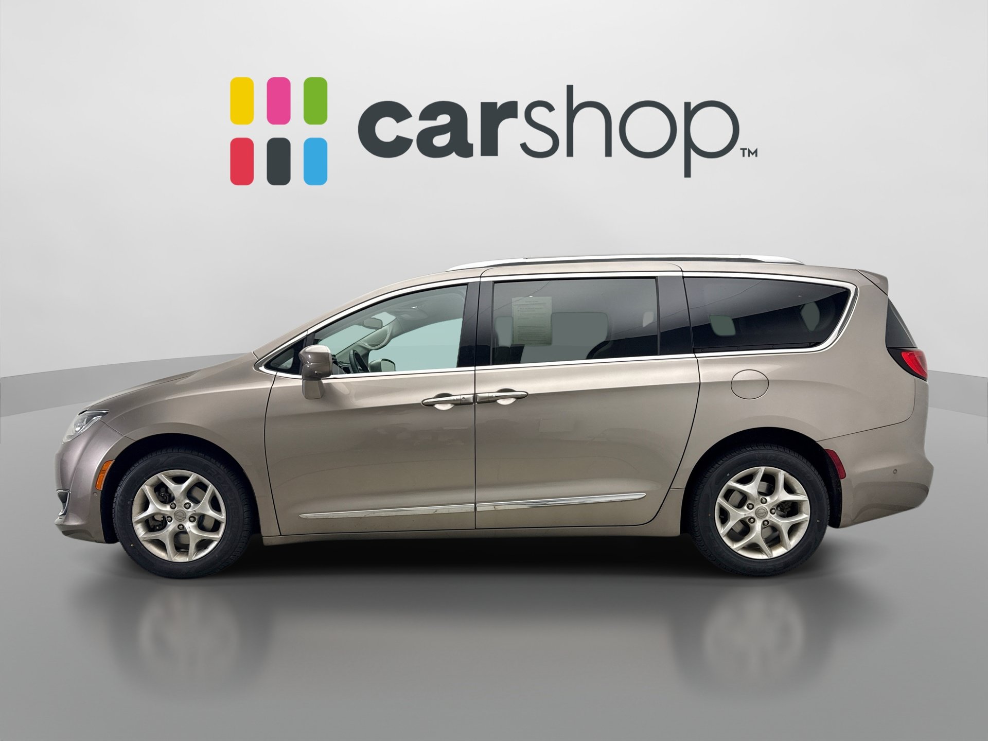 Used 2017 Chrysler Pacifica Touring-L Plus w/ Advanced Safetytec Group FWD image 2
