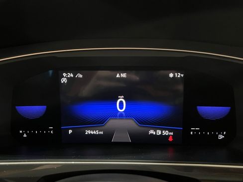 Used 2022 Volkswagen Tiguan SE image 30