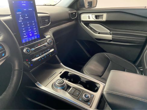 Used 2023 Ford Explorer Limited w/ Limited Technology Package image 35