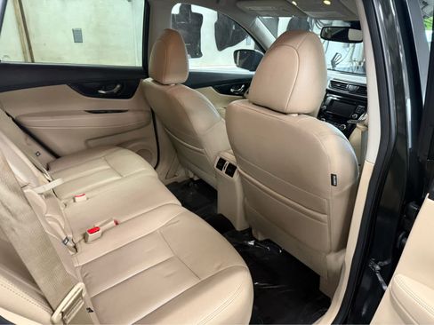 Used 2020 Nissan Rogue SL image 25