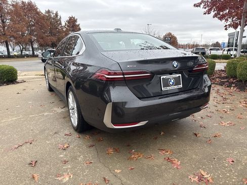 Certified 2024 BMW 530i xDrive w/ Convenience Package image 3