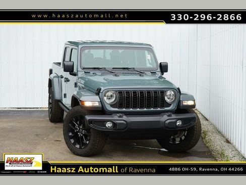 Used 2024 Jeep Gladiator Sport AWD/4WD image 1