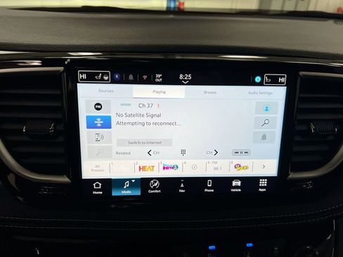 New 2026 Chrysler Pacifica Limited image 14