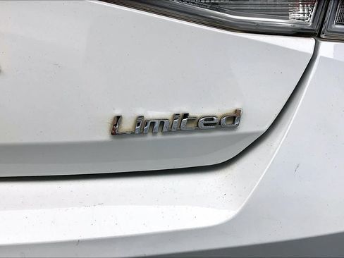 Used 2023 Hyundai Elantra Limited w/ Cargo Package FWD image 9