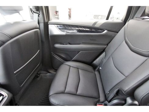 New 2024 Cadillac XT6 Premium Luxury w/ Technology Package FWD image 12