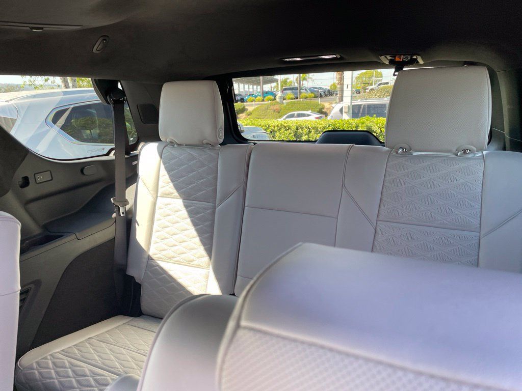 Used 2026 Cadillac Escalade Platinum Sport AWD/4WD image 12