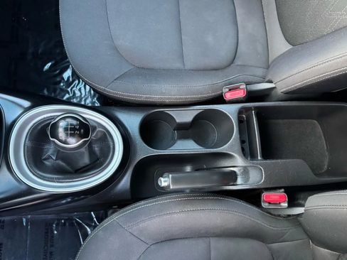 Used 2016 Kia Soul FWD image 17