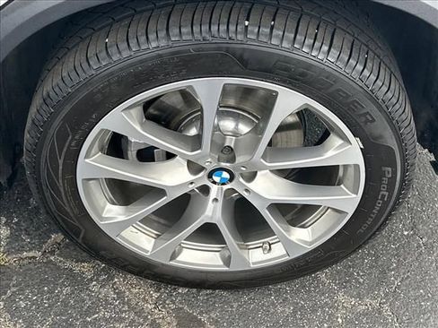 Used 2022 BMW X5 xDrive40i w/ Climate Comfort Package AWD/4WD image 35