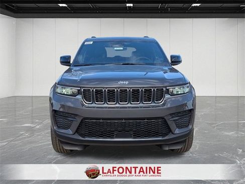 New 2025 Jeep Grand Cherokee Laredo X image 8