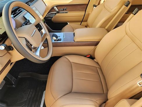 New 2026 Land Rover Range Rover SE image 9