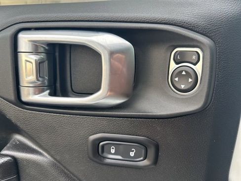 Used 2023 Jeep Gladiator Sport image 24