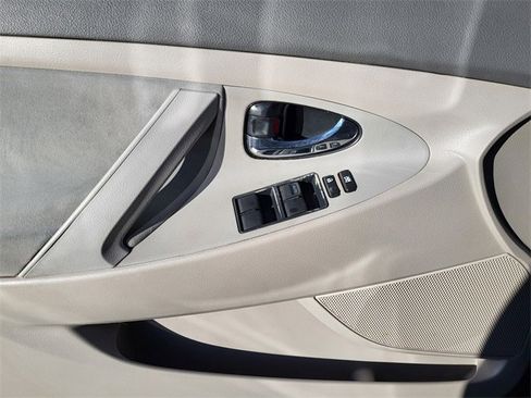 Used 2009 Toyota Camry SE image 11