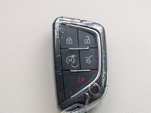 New 2026 Cadillac Vistiq Sport w/ LPO, Floor Liner Package image 34