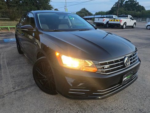 Used 2018 Volkswagen Passat 2.0T R-Line image 46