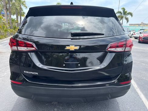 Used 2022 Chevrolet Equinox LS w/ LS Convenience Package FWD image 5